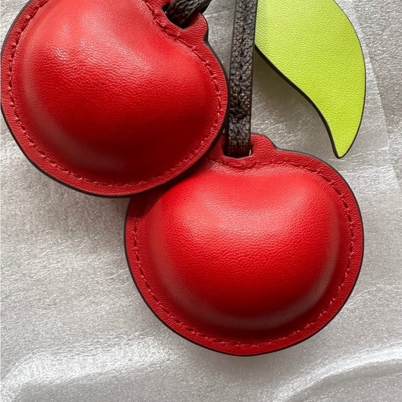 ❤️❤️❤️NWT Michael Kors/MK bag keychain accessory ❤️❤️❤️ - Picture 5 of 5